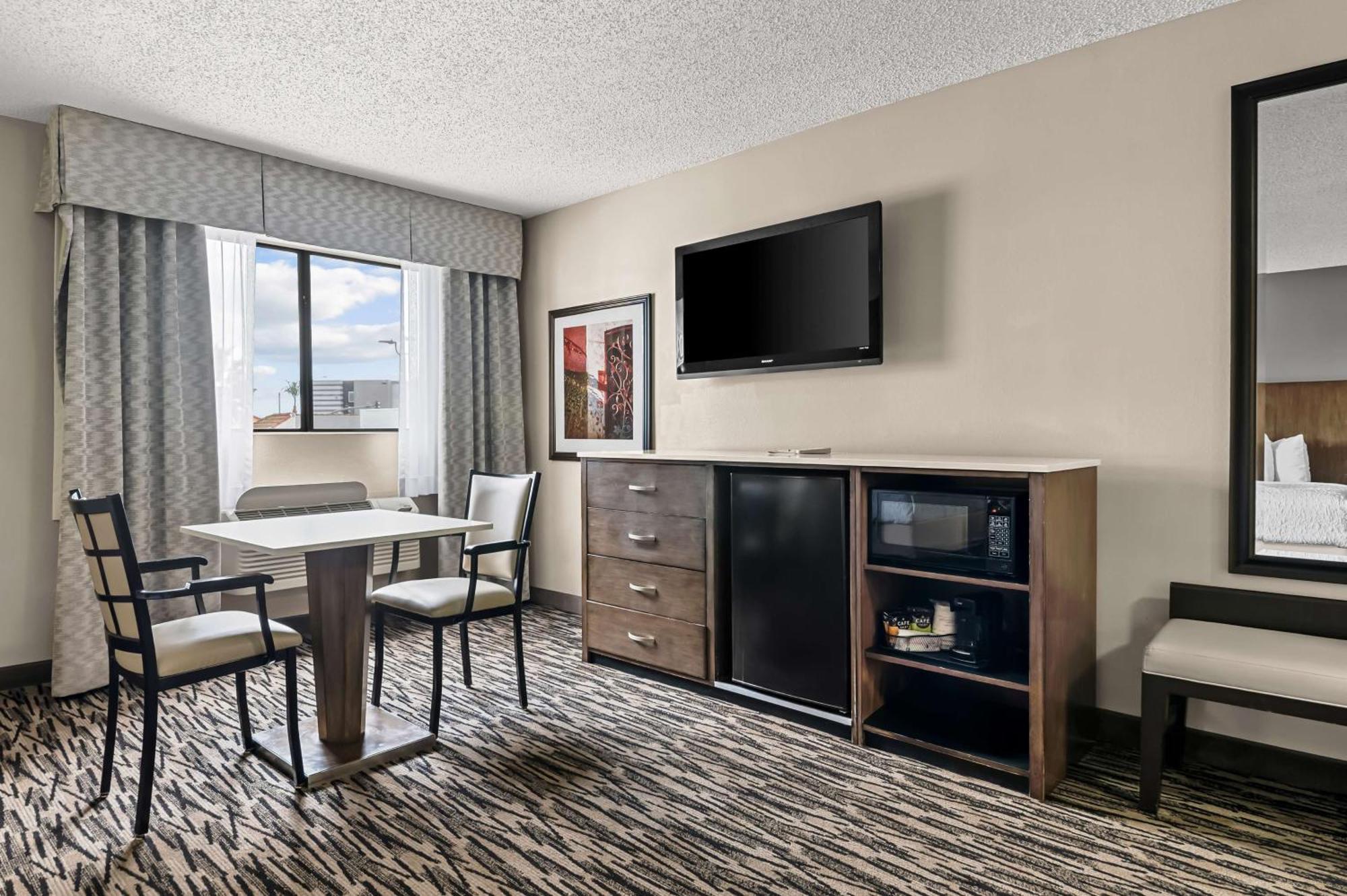 Best Western Los Alamitos Inn & Suites Екстериор снимка