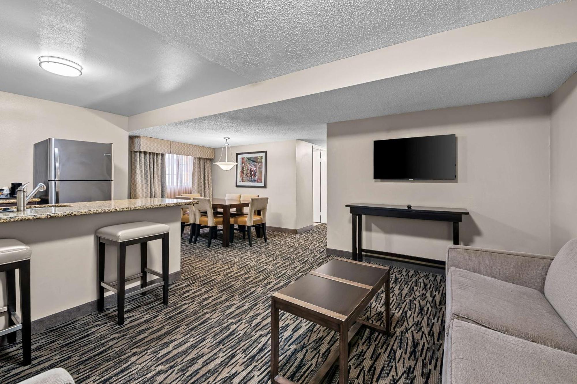 Best Western Los Alamitos Inn & Suites Екстериор снимка