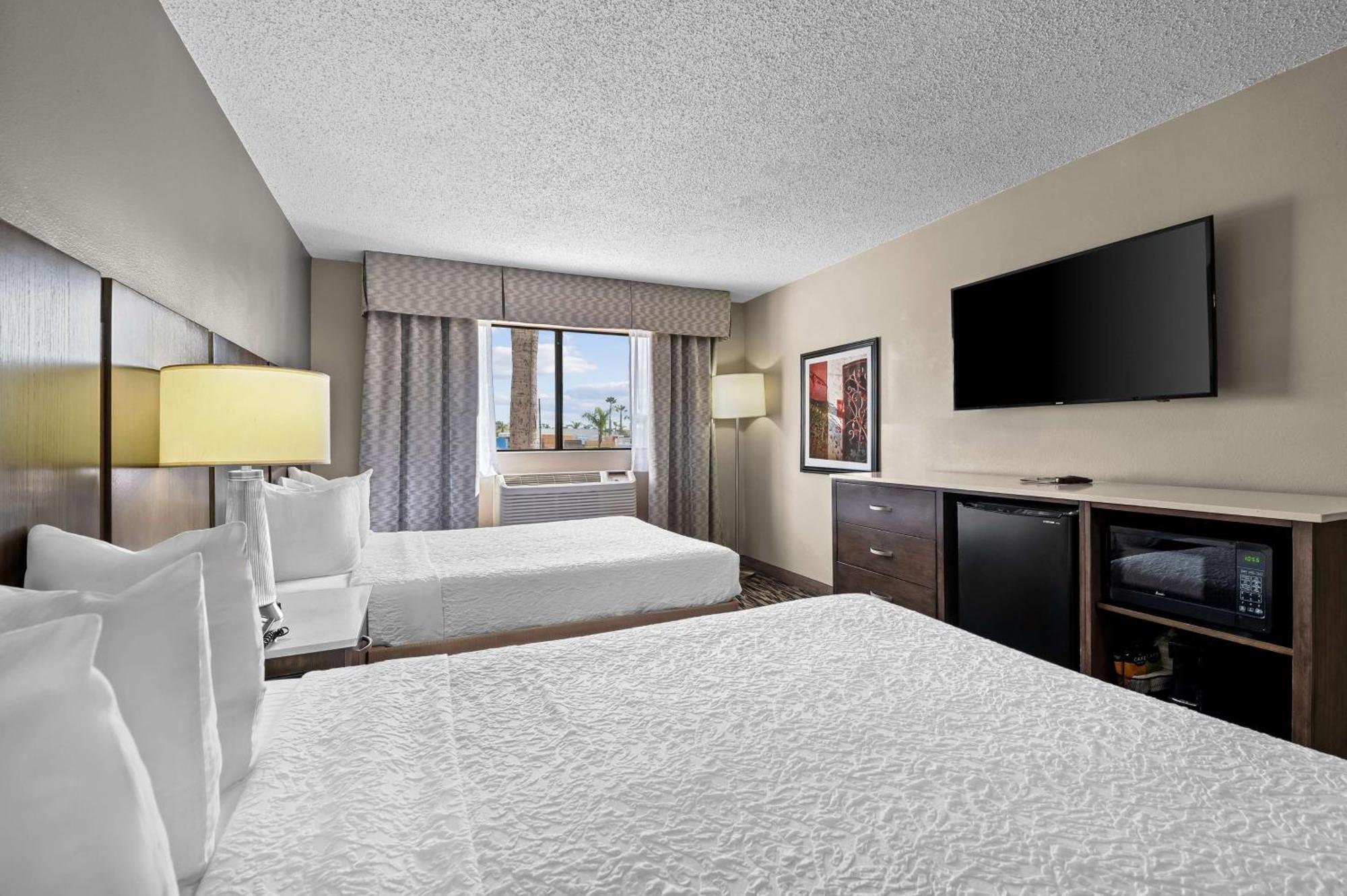 Best Western Los Alamitos Inn & Suites Екстериор снимка