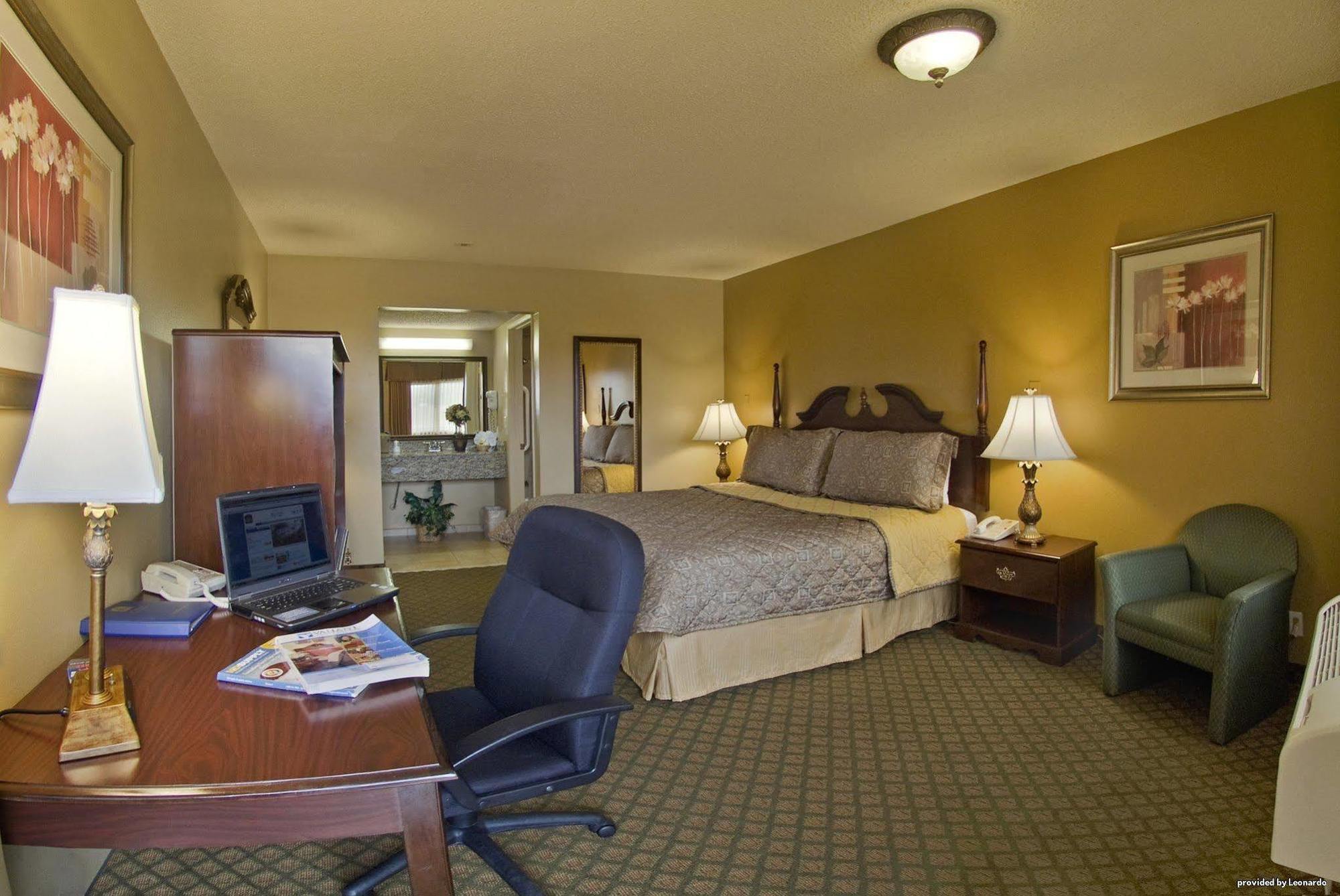 Best Western Los Alamitos Inn & Suites Стая снимка